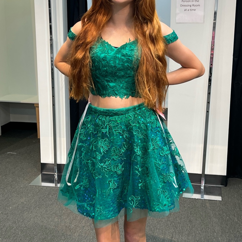 Elegant Green Lace Skirt